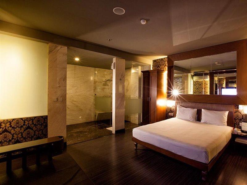 108 Hotel By Him Jakarta Exterior foto