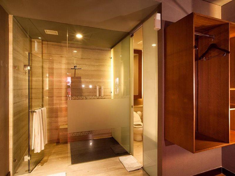 108 Hotel By Him Jakarta Exterior foto